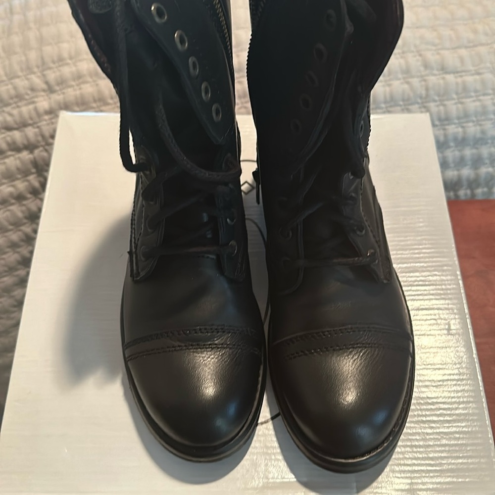 Classic black granny boots by Steven madden great condition
